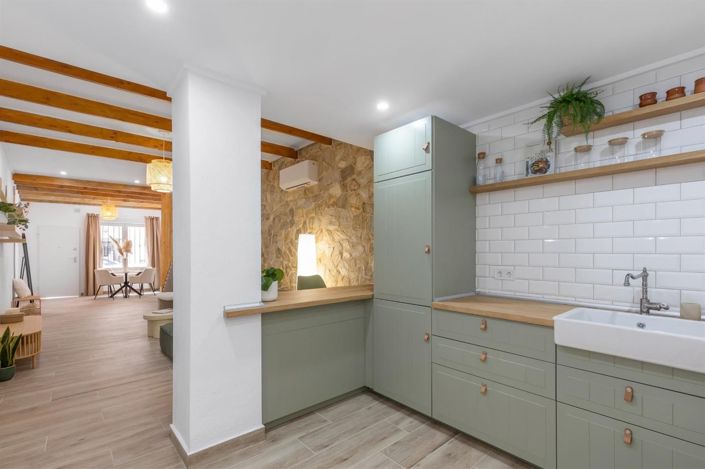 Image No.11-3 Bed House for sale