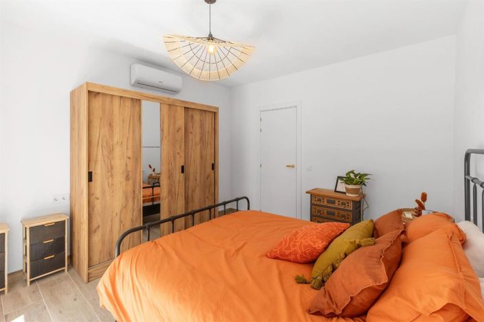 Image No.19-3 Bed House for sale