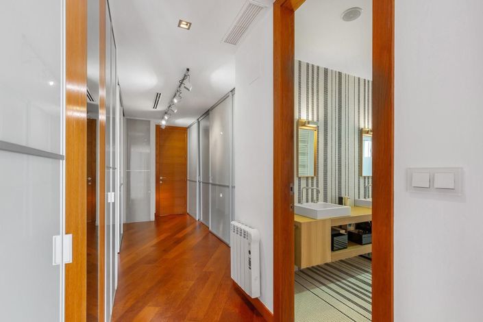 Image No.35-5 Bed Apartment for sale