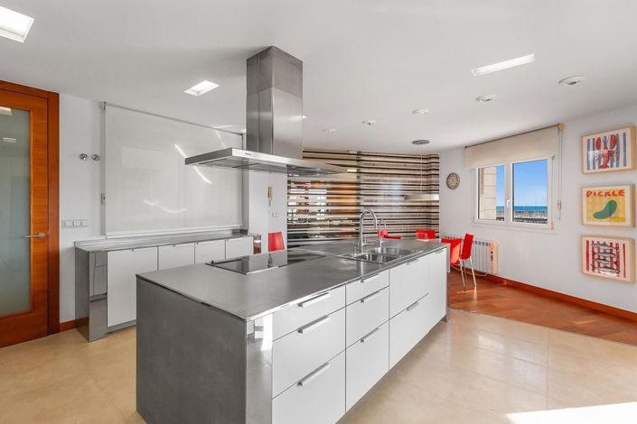 Image No.8-5 Bed Apartment for sale