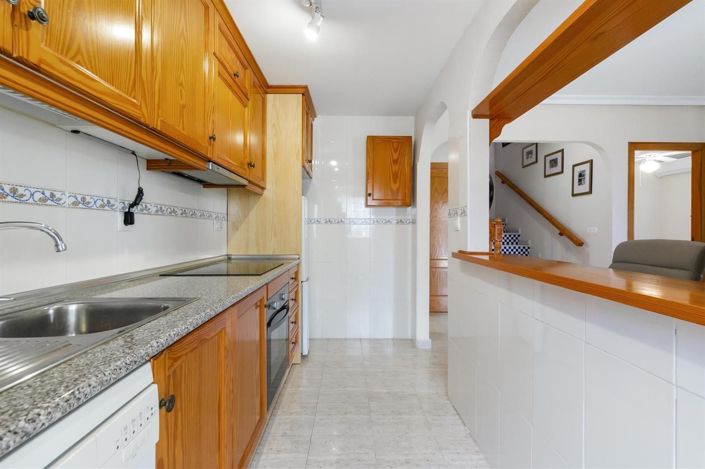 Image No.11-3 Bed House for sale