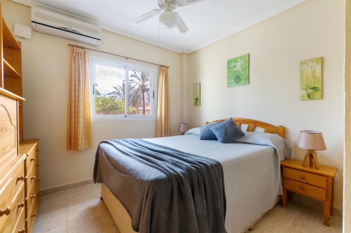 Image No.17-3 Bed House for sale