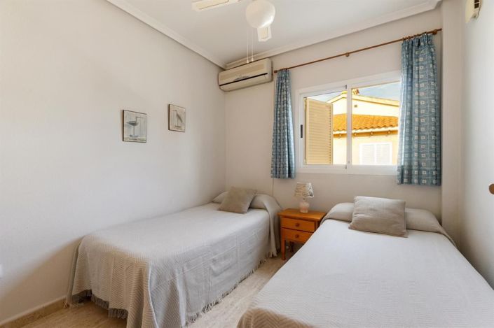 Image No.19-3 Bed House for sale