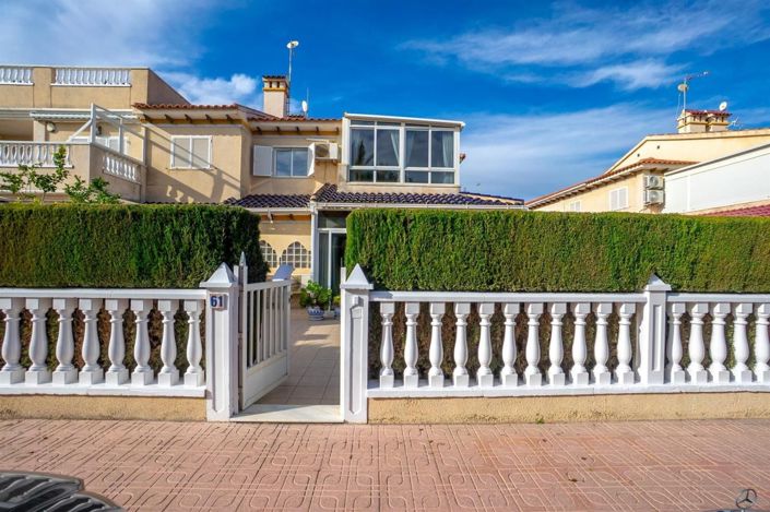 Image No.25-3 Bed House for sale