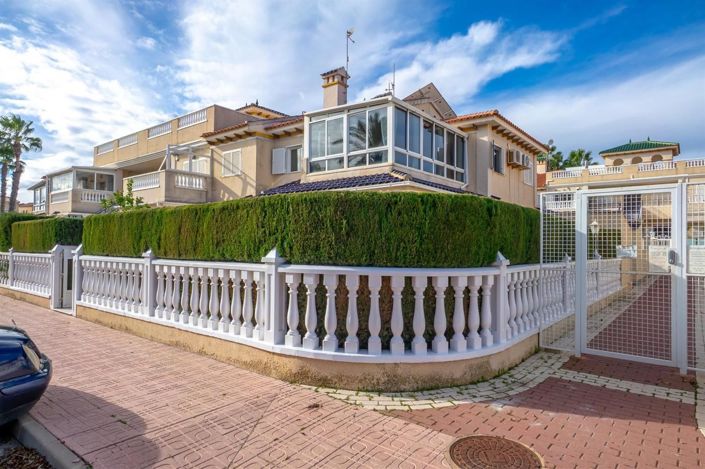 Image No.26-3 Bed House for sale