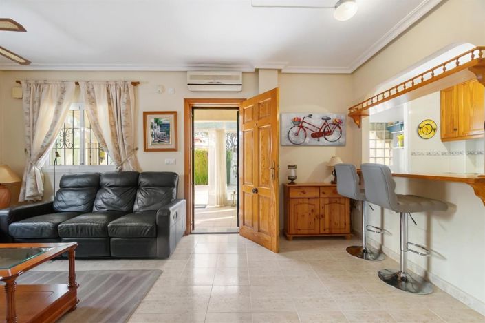 Image No.6-3 Bed House for sale