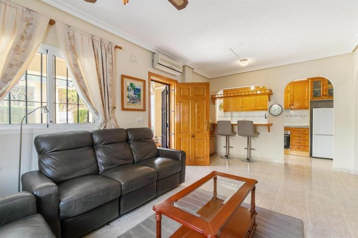 Image No.8-3 Bed House for sale