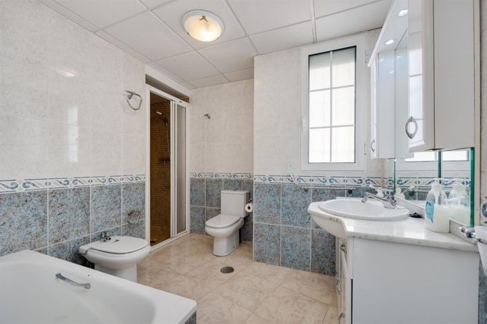 Image No.25-4 Bed Apartment for sale