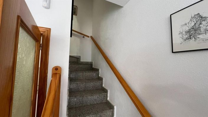 Image No.15-2 Bed House for sale