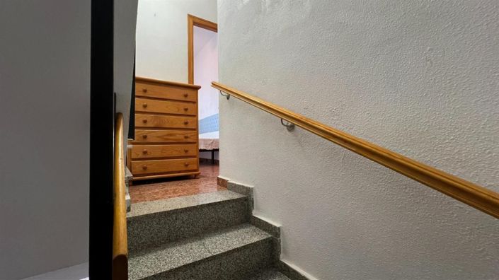 Image No.16-2 Bed House for sale