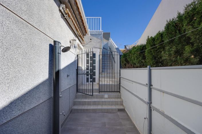 Image No.10-3 Bed House for sale