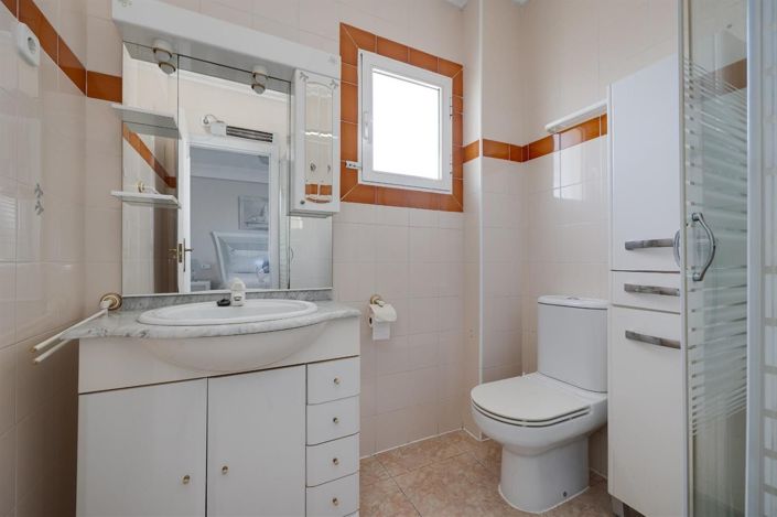 Image No.32-3 Bed House for sale