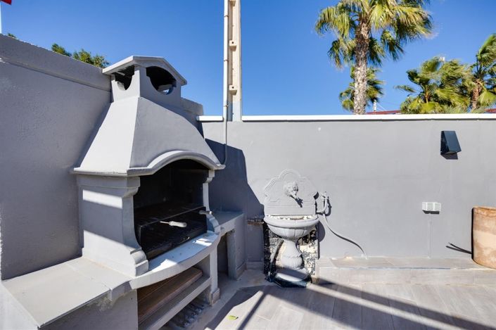 Image No.8-3 Bed House for sale