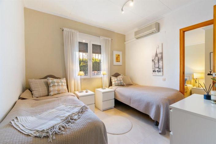 Image No.15-3 Bed Villa for sale