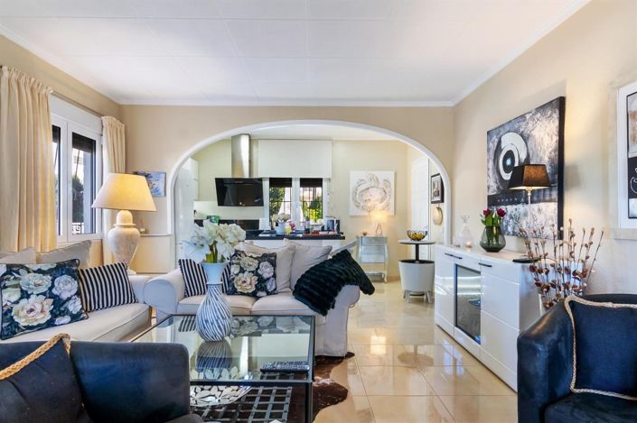 Image No.2-3 Bed Villa for sale