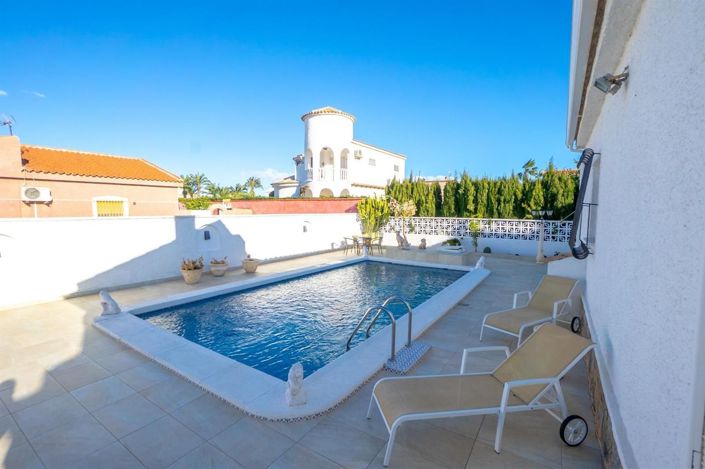 Image No.26-3 Bed Villa for sale