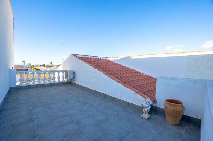 Image No.35-3 Bed Villa for sale