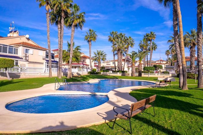 Image No.25-2 Bed Bungalow for sale