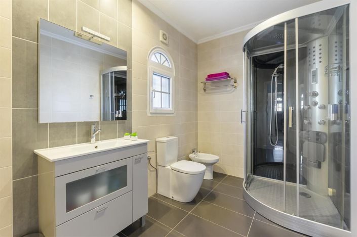 Image No.18-4 Bed Villa for sale