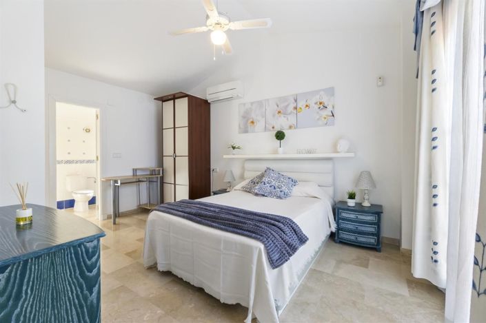 Image No.20-4 Bed Villa for sale