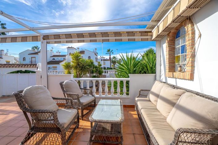 Image No.3-4 Bed Villa for sale