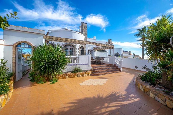 Image No.35-4 Bed Villa for sale