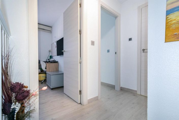 Image No.17-2 Bed House for sale