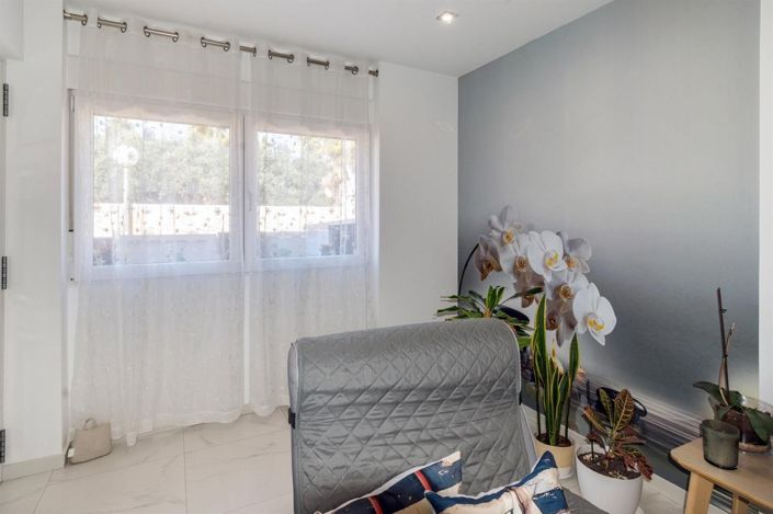 Image No.7-2 Bed House for sale