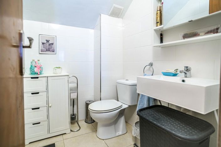 Image No.12-3 Bed House for sale