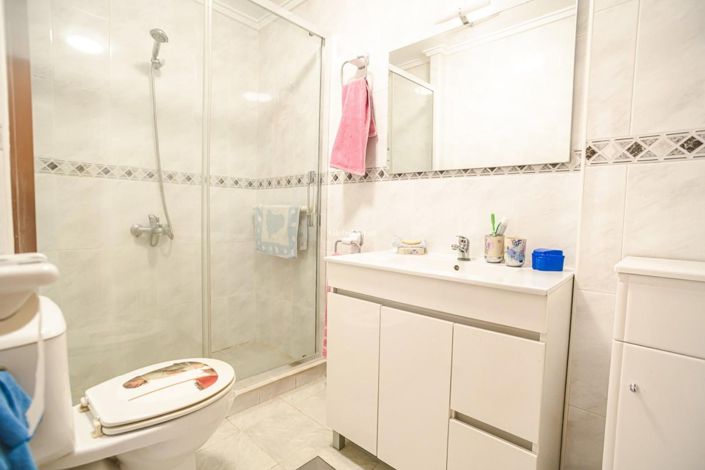 Image No.14-3 Bed House for sale