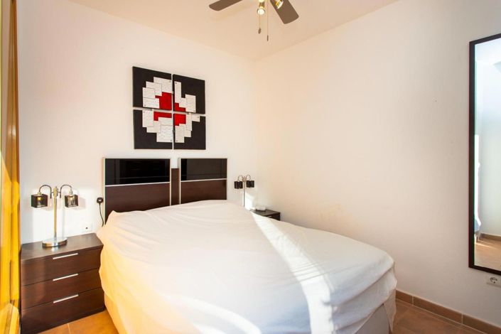 Image No.16-2 Bed House for sale