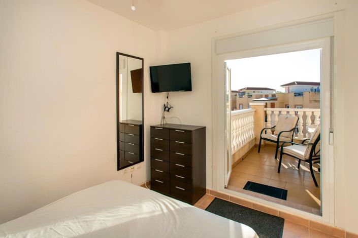 Image No.19-2 Bed House for sale