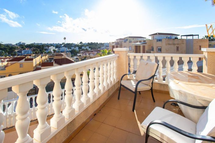 Image No.20-2 Bed House for sale