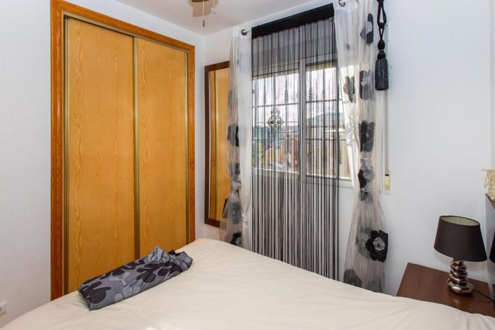 Image No.27-2 Bed House for sale