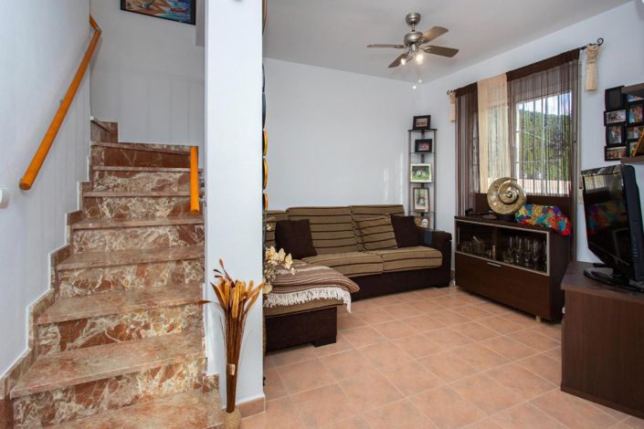 Image No.5-2 Bed House for sale