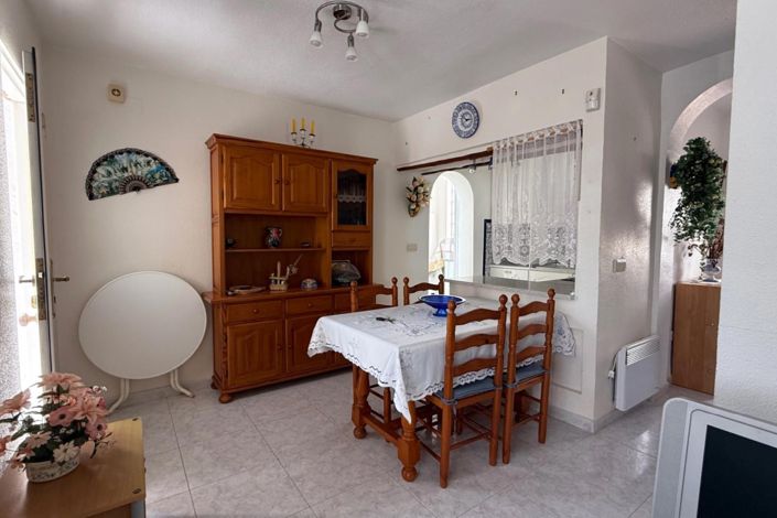 Image No.19-2 Bed House for sale