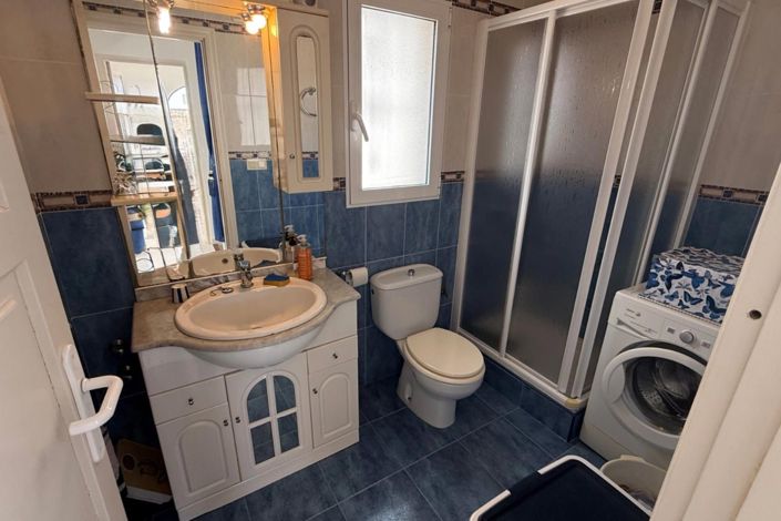 Image No.30-2 Bed House for sale