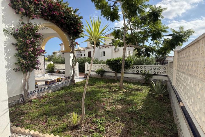 Image No.4-2 Bed House for sale