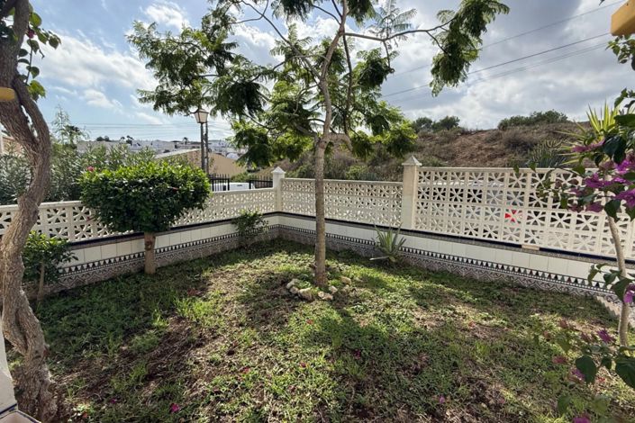 Image No.5-2 Bed House for sale