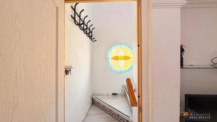 Image No.10-2 Bed House for sale