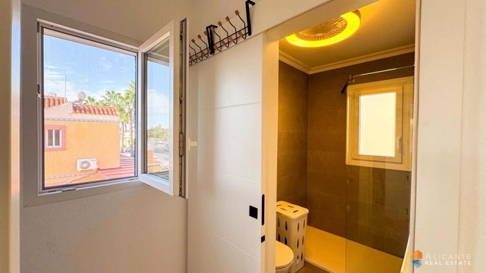 Image No.11-2 Bed House for sale