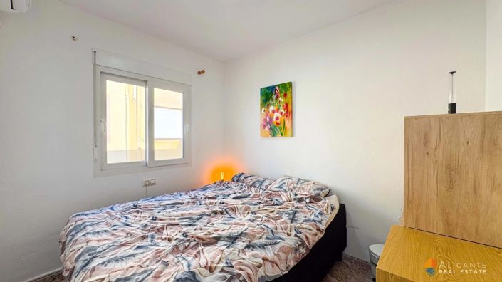 Image No.15-2 Bed House for sale