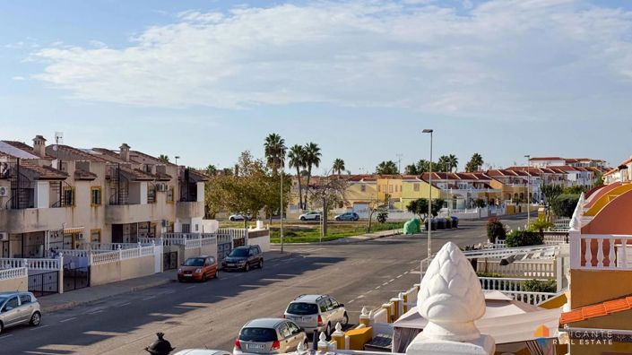 Image No.24-2 Bed House for sale