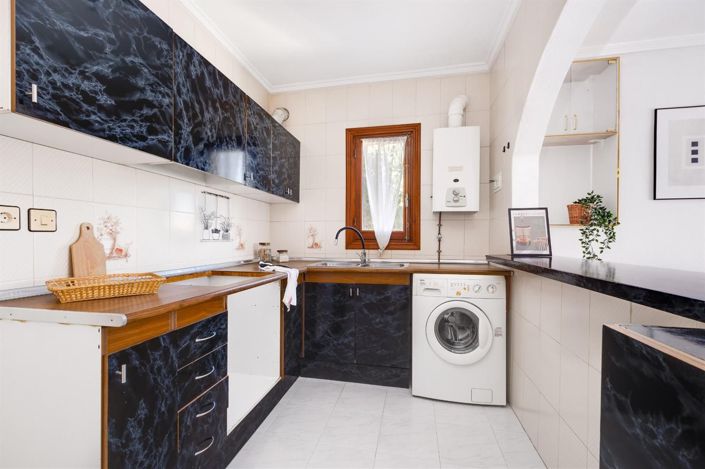 Image No.21-4 Bed House for sale