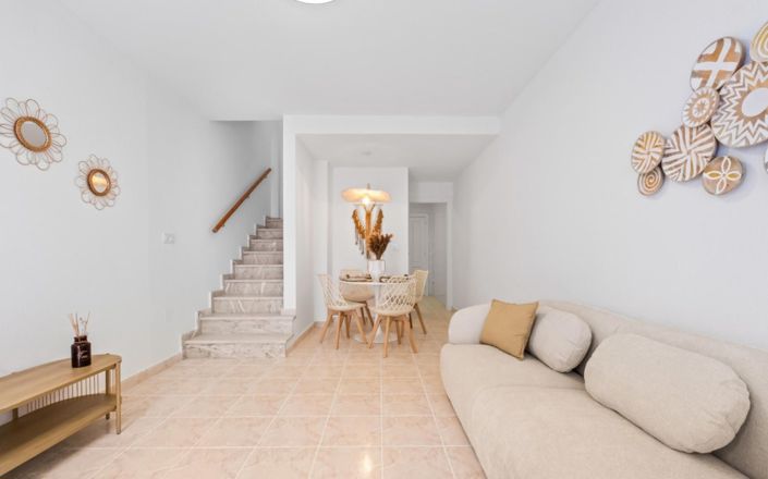 Image No.10-2 Bed House for sale