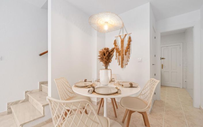 Image No.14-2 Bed House for sale