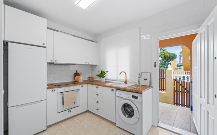 Image No.17-2 Bed House for sale