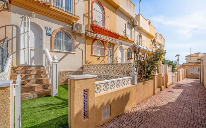 Image No.2-2 Bed House for sale