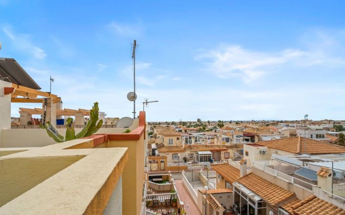 Image No.6-2 Bed House for sale