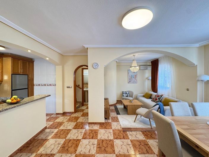 Image No.12-2 Bed House for sale